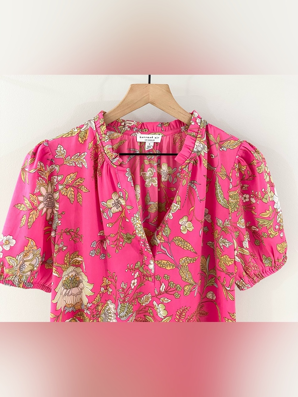 Current Air Short Sleeve Ruffle Collar Blouse // Pink Floral // Small - Picture 3 of 6
